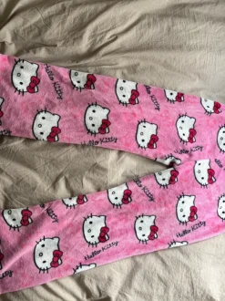 Hello-Kitty-Pyjamahose