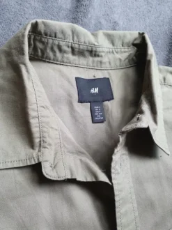 Hemd von H&M in Khaki-grün Gr S