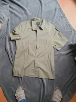 Hemd von H&M in Khaki-grün Gr S