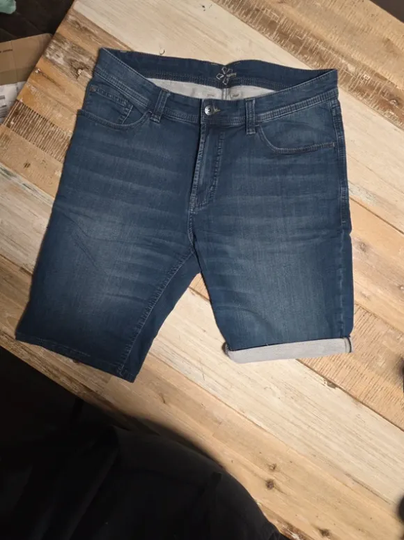 Herren Jeansshorts von Hattric, Größe 50