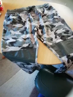 Herrenfreizeithose grau camouflacee