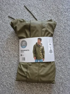 Herrenregenjacke in XL. NEU