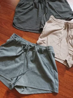 H&M 3 Shorts 42/44
