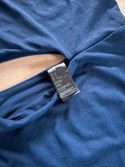 H&M Badeanzug mit Struktur & Cut-Out (Gr. 44)