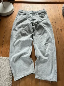 H&M Baggy Jeans Hellgrau 34/32