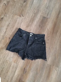 H&M Jeans High waist Shorts Pants kurz Hose schwarz Gr L 40