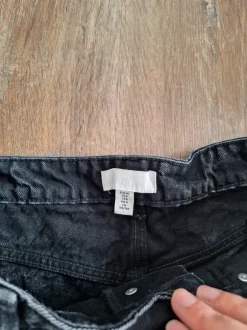 H&M Jeans High waist Shorts Pants kurz Hose schwarz Gr L 40