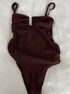 H&M Mama Badeanzug braun