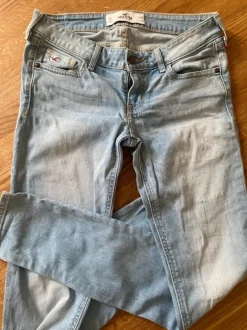 Hollister Jeans (3R/ W26/L31)