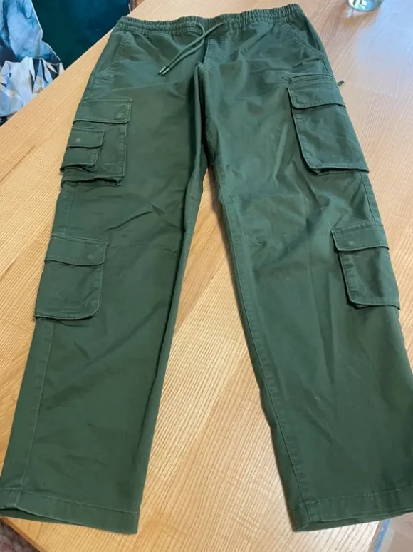 Hose dunkelgrün C&A 34/34
