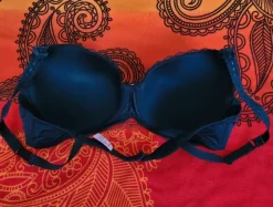 Hunkemöller BH – Schwarz mit Spitze – Größe 80D / 36D