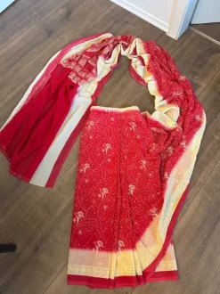 indischer, festlicher Sari in pink