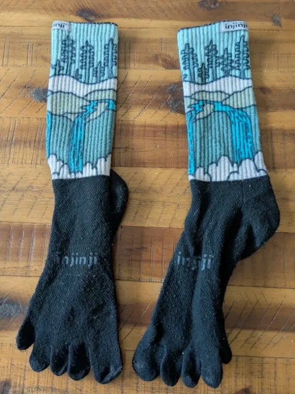 Injinji Zehensocken Crew • Wald & Wasserfall Print • Gr. M (43-46) • Top-Zustand