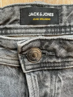 Jack & Jones Shorts grau-schwarz