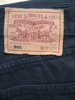 Jean Levi’s 501 noir W29 L32