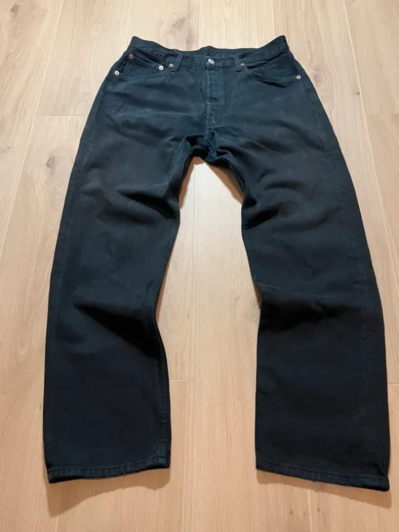 Jean Levi's noir 501 Vintage coupe droite
