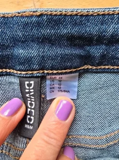 Jeans Gr. 44 H&M Divided. Enger Schnitt