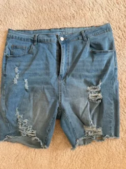 Jeans Short hellblau