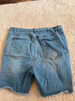 Jeans Short hellblau