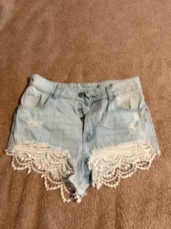 JEANS Shorts mit Spitze