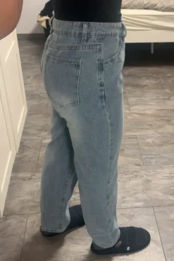 Jeanshose asymmetrischer Bund