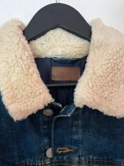 Jeansjacke mit Kunstpelz