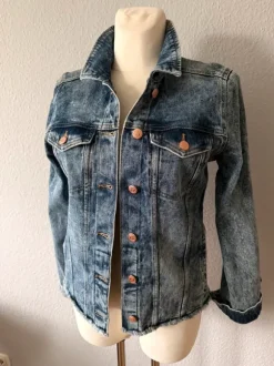 Jeansjacke mit Kupferknöpfen NEU