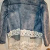 Jeansjacke mit Spitze
