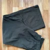 Jogginghose Dunkelgrün mit weitem Bein in Grösse M