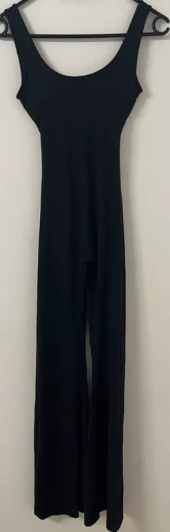 Jumpsuit lang in schwarz