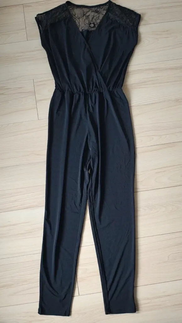 Jumpsuit mit Spitze