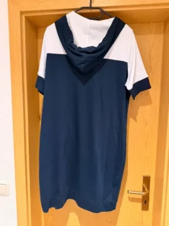 Kleid mit Glitzer