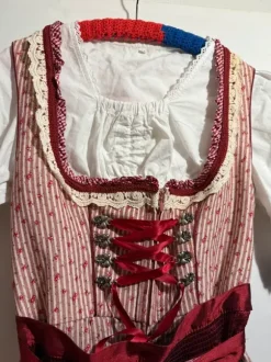 Krüger Dirndl Rot mit Bluse | XL