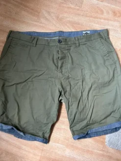 Kurze Chino