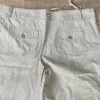 Kurze Damenhose beige