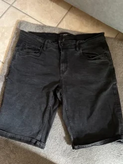 Kurze Hose