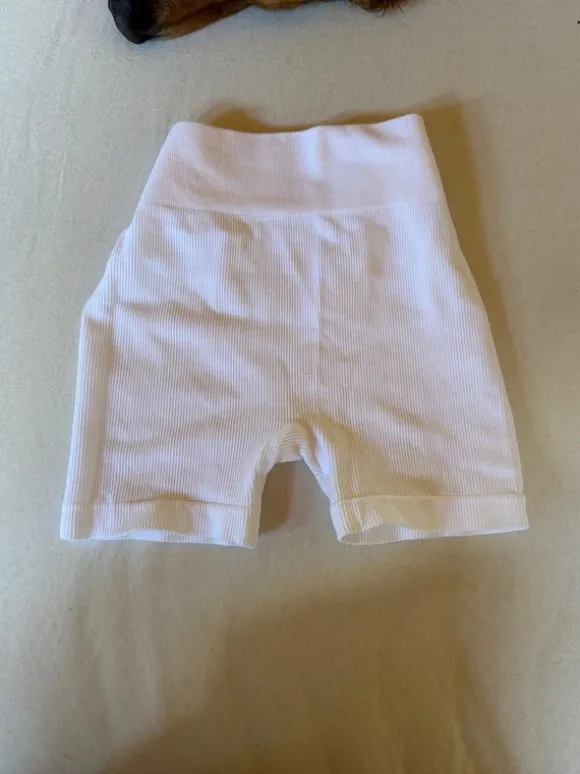 Kurze Hose weiß