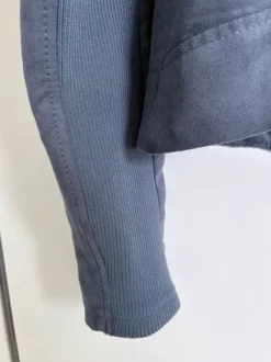 Kurze Jacke in Wildleder-Optik
