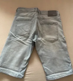 Kurze Jeans