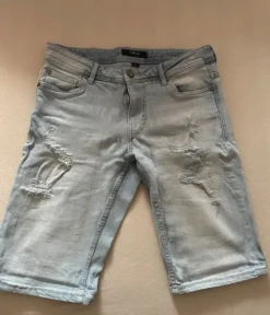 Kurze Jeans