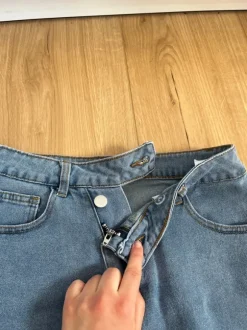 Kurze Jeans Hose