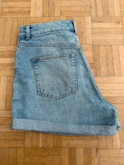 Kurze Jeansshorts