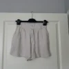 Kurze Leinenhose, Stradivarius