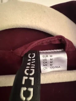 Kurze samtige Jacke