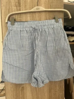 Kurze Shorts