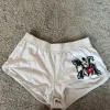 Kurze Stoffhose