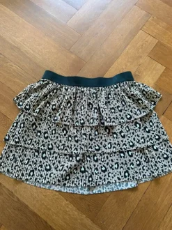 Kurzer Leo Rock Volant Gr. M Sommer