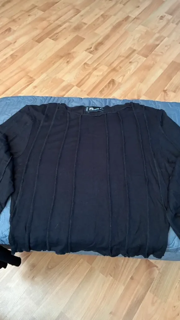 Kurzer Pullover