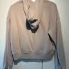 Kurzer Pullover Beige mit Kapuze