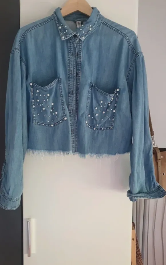 Kurzes Jeanshemd/Jacke